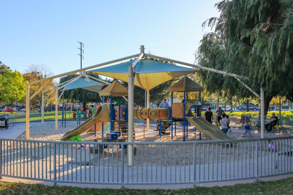 Side image of the playground at Glendale Central Park.